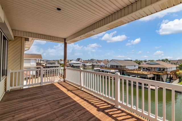 1323 Wahini Street, Tiki Island, TX 77554