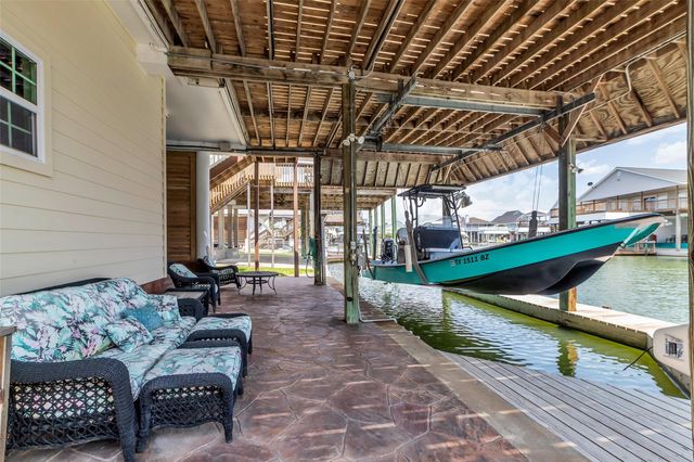 1323 Wahini Street, Tiki Island, TX 77554