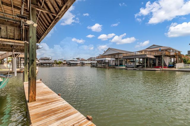 1323 Wahini Street, Tiki Island, TX 77554