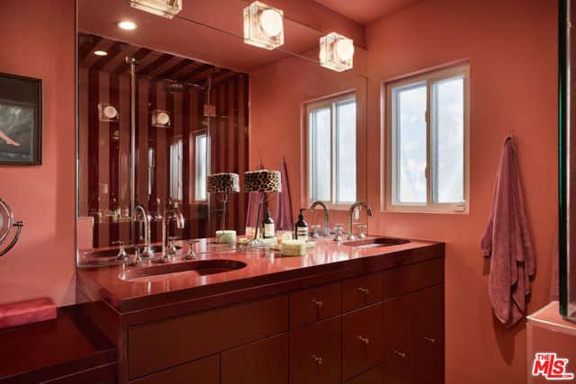 6001 Manton Avenue, Woodland Hills (los Angeles), CA 91367