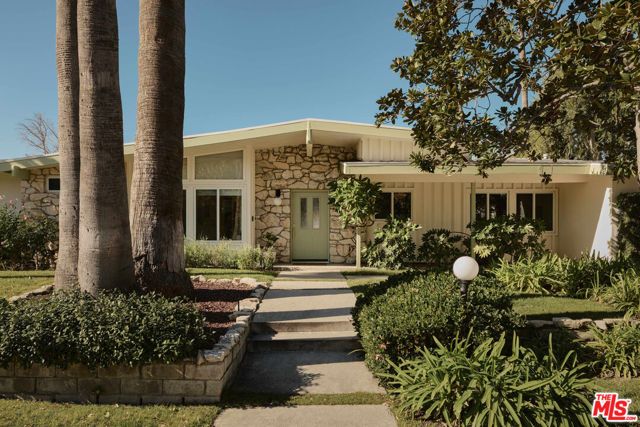 6001 Manton Avenue, Woodland Hills (los Angeles), CA 91367