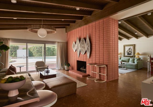 6001 Manton Avenue, Woodland Hills (los Angeles), CA 91367