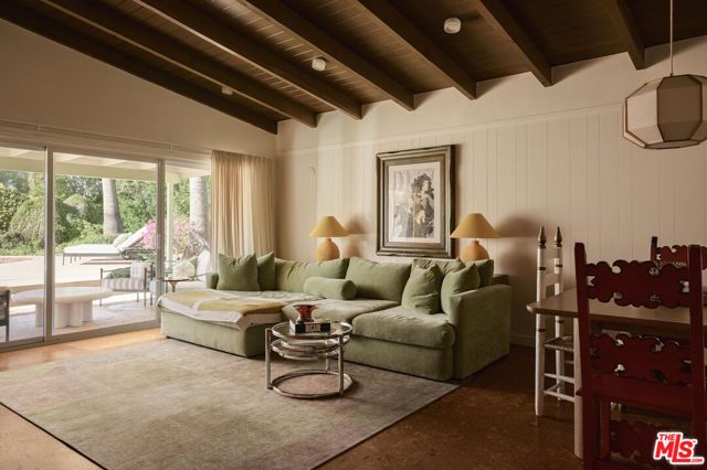 6001 Manton Avenue, Woodland Hills (los Angeles), CA 91367