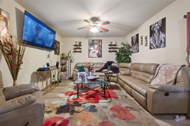 13 N Heritage Oaks Drive, Texas City, TX 77591