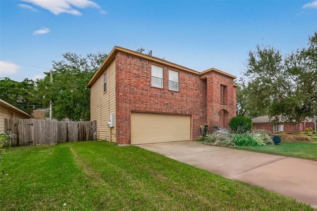 13 N Heritage Oaks Drive, Texas City, TX 77591