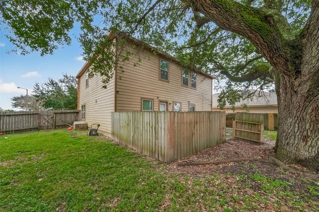13 N Heritage Oaks Drive, Texas City, TX 77591