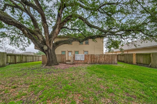 13 N Heritage Oaks Drive, Texas City, TX 77591