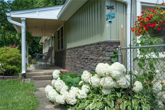 242 N Bickett Road, Xenia, OH 45385