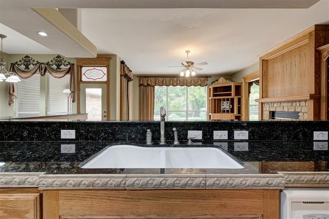 14405 Fossil Creek Lane, Oklahoma City, OK 73134