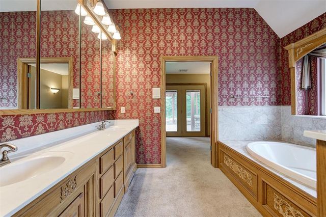 14405 Fossil Creek Lane, Oklahoma City, OK 73134