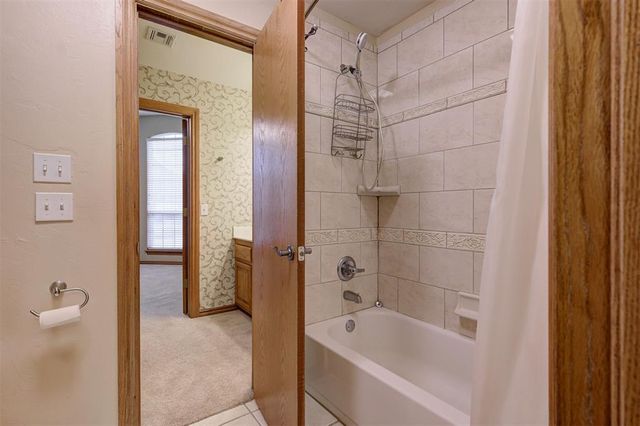 14405 Fossil Creek Lane, Oklahoma City, OK 73134