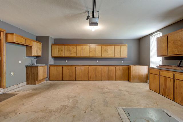 14405 Fossil Creek Lane, Oklahoma City, OK 73134