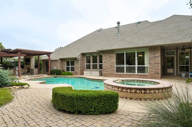 14405 Fossil Creek Lane, Oklahoma City, OK 73134