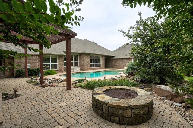 14405 Fossil Creek Lane, Oklahoma City, OK 73134