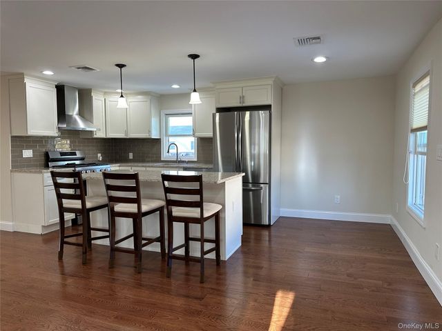 59 New Hampshire Avenue, Massapequa, NY 11758