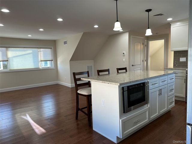 59 New Hampshire Avenue, Massapequa, NY 11758