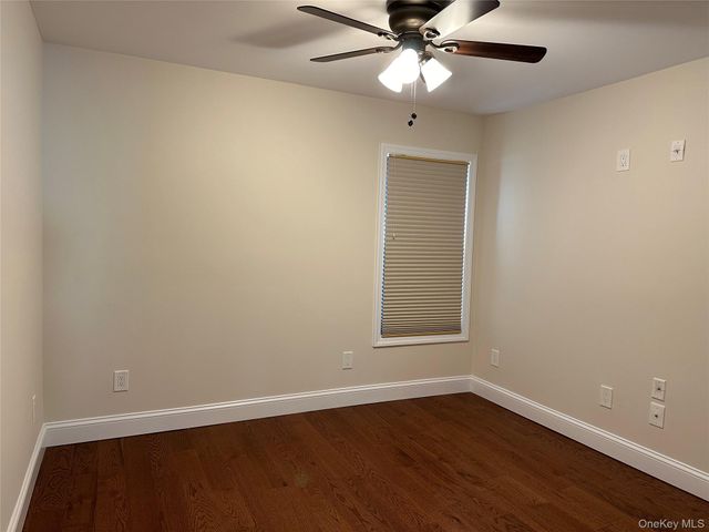 59 New Hampshire Avenue, Massapequa, NY 11758