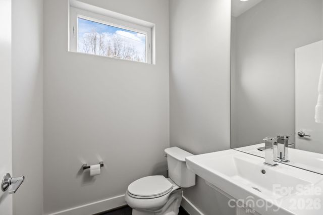 928 Westbrook Drive B, Charlotte, NC 28202