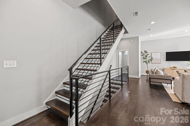 928 Westbrook Drive B, Charlotte, NC 28202