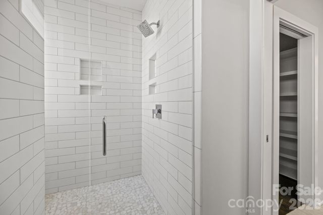 928 Westbrook Drive B, Charlotte, NC 28202