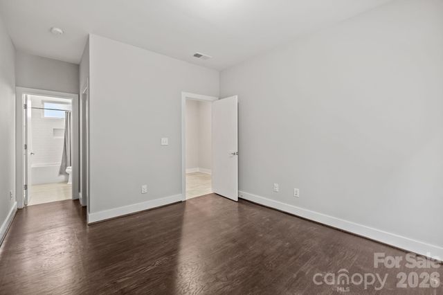 928 Westbrook Drive B, Charlotte, NC 28202