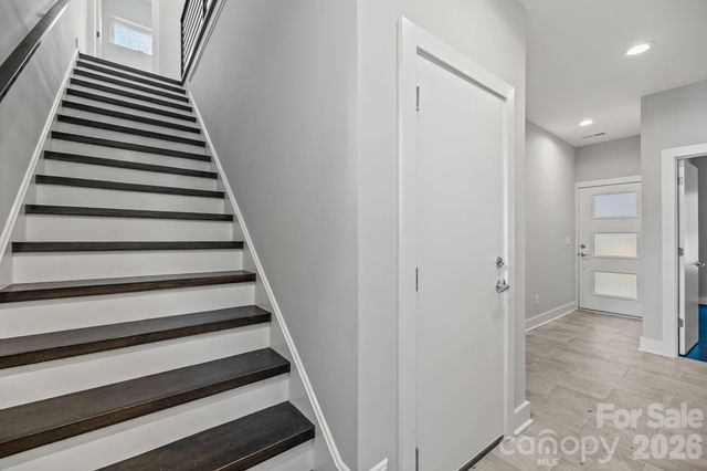 928 Westbrook Drive B, Charlotte, NC 28202