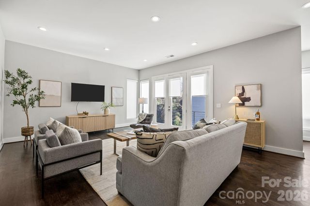 928 Westbrook Drive B, Charlotte, NC 28202