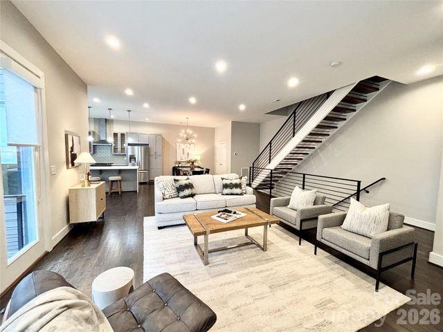 928 Westbrook Drive B, Charlotte, NC 28202