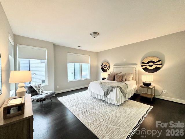 928 Westbrook Drive B, Charlotte, NC 28202