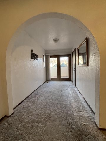1221 La Charles Drive NE, Albuquerque, NM 87112