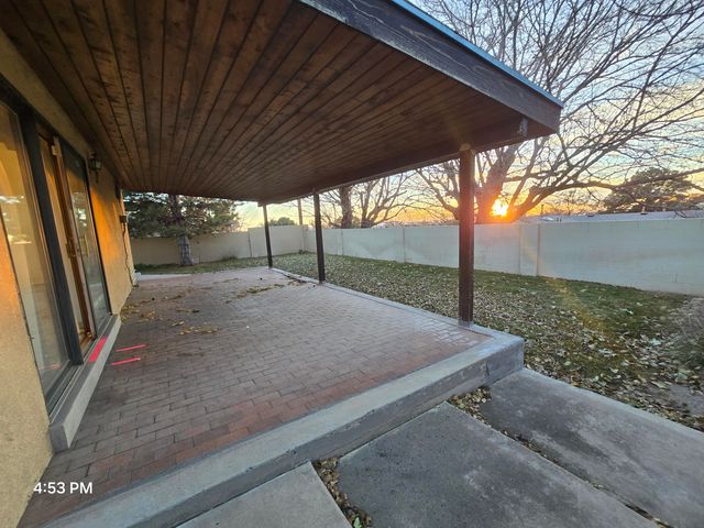 1221 La Charles Drive NE, Albuquerque, NM 87112