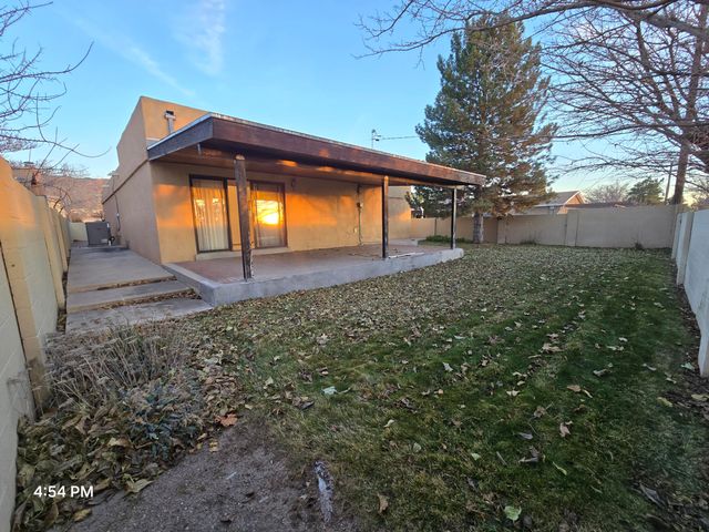1221 La Charles Drive NE, Albuquerque, NM 87112