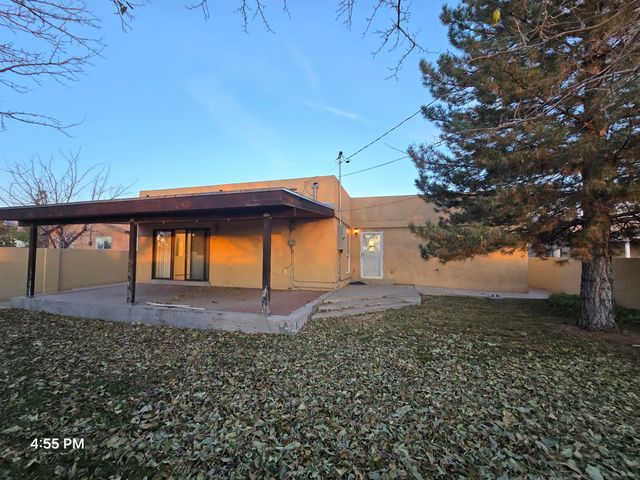 1221 La Charles Drive NE, Albuquerque, NM 87112