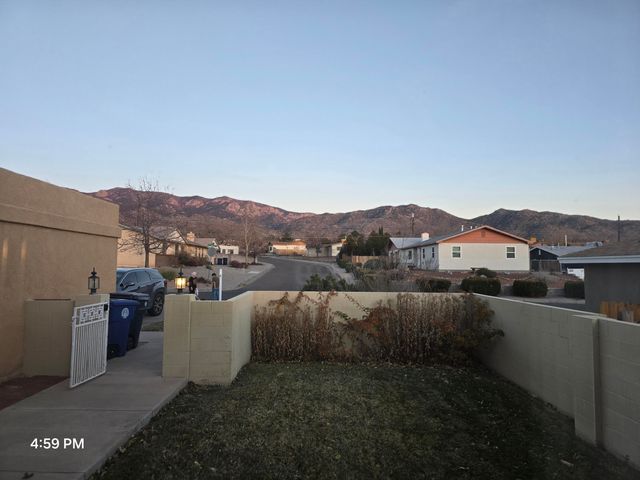 1221 La Charles Drive NE, Albuquerque, NM 87112