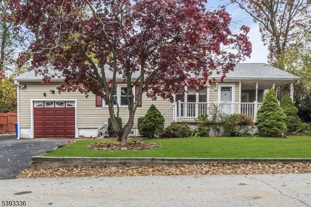 5 Arthur Rd, Hopatcong Boro, NJ 07874