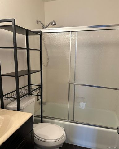 150-38 Union Turnpike 8L, Flushing, NY 11367