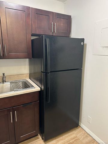 150-38 Union Turnpike 8L, Flushing, NY 11367