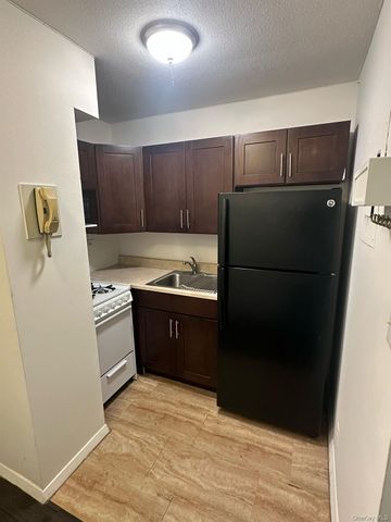 150-38 Union Turnpike 8L, Flushing, NY 11367