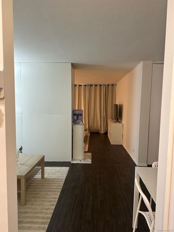 150-38 Union Turnpike 8L, Flushing, NY 11367