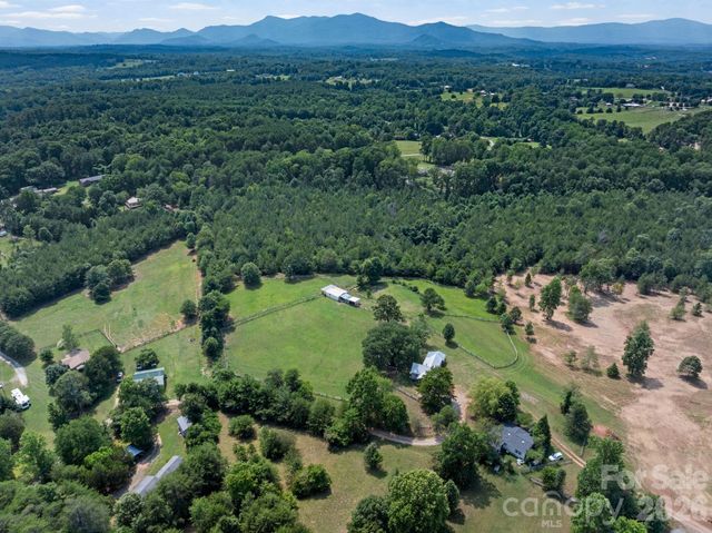 232 Blue Mountain Lane, Tryon, NC 28782
