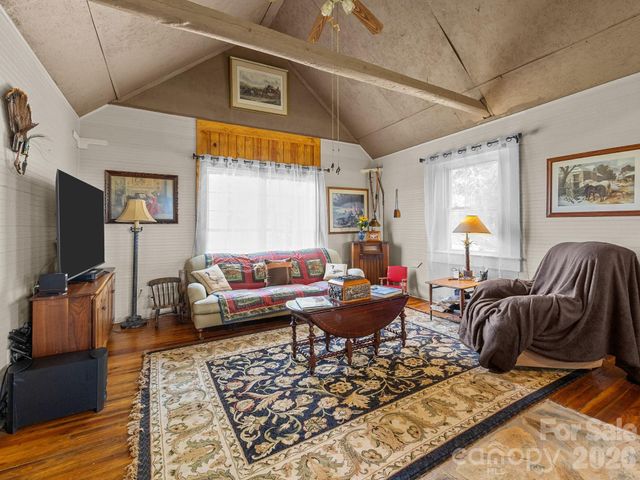 232 Blue Mountain Lane, Tryon, NC 28782