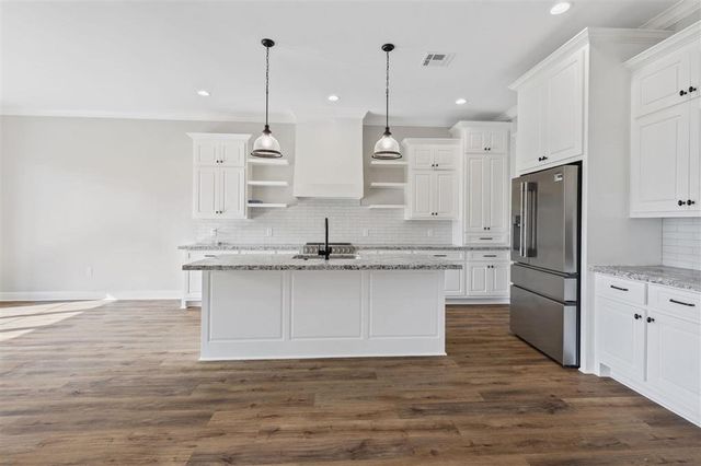 938 Northlake Court, Lake Charles, LA 70611