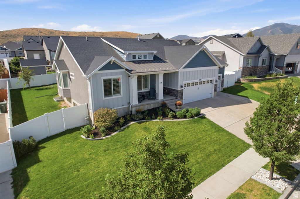 7245 W SILHOUETTE LN, West Jordan, UT 84081 — exterior