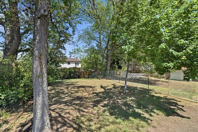8623 W Warren Drive, Lakewood, CO 80227