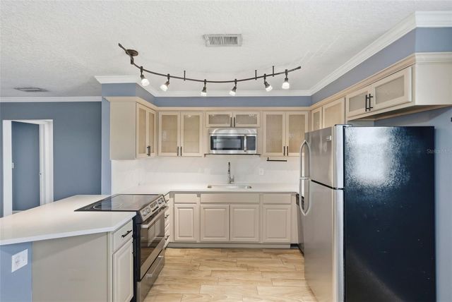 4050 4TH STREET N 229, St Petersburg, FL 33703