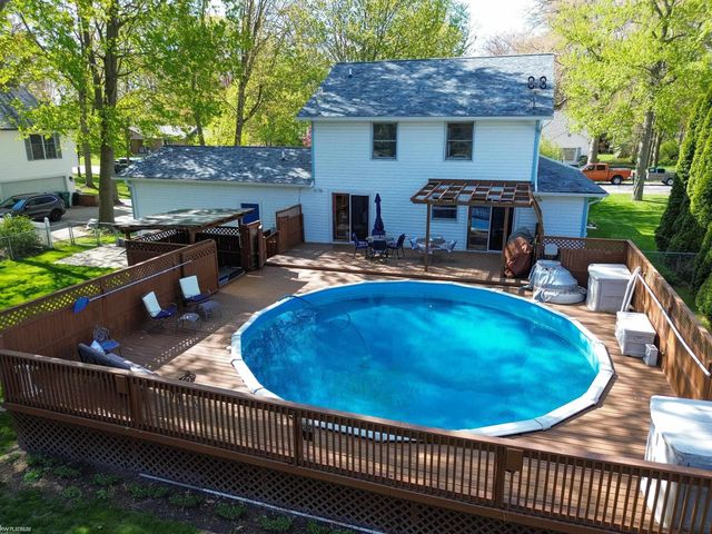 1950 Jackson Street, Saint Clair, MI 48079