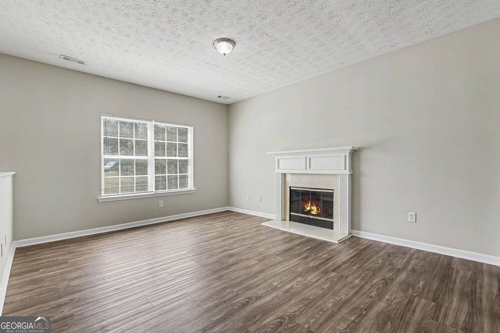 4102 Robin Circle, Atlanta, GA 30349 — photo 2
