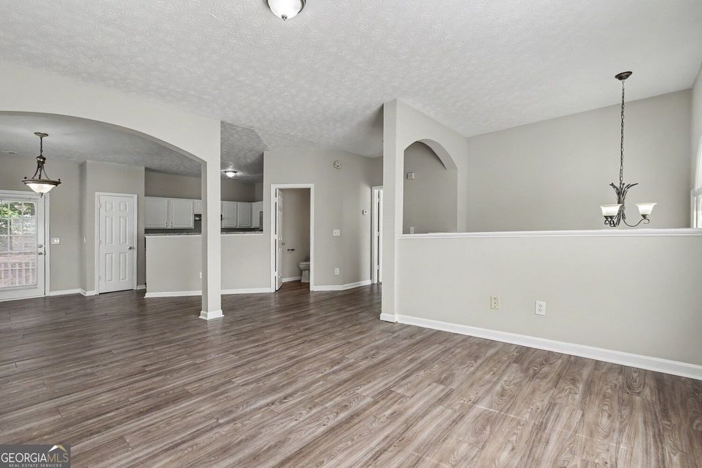4102 Robin Circle, Atlanta, GA 30349 — photo 3
