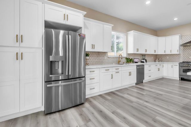 7680 Old Auburn Rd, Citrus Heights, CA 95610