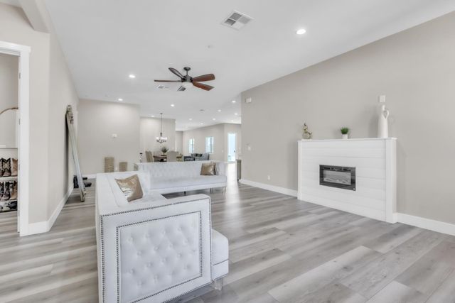 7680 Old Auburn Rd, Citrus Heights, CA 95610